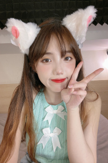 女大学生